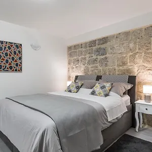 Toniko Apartamento Split